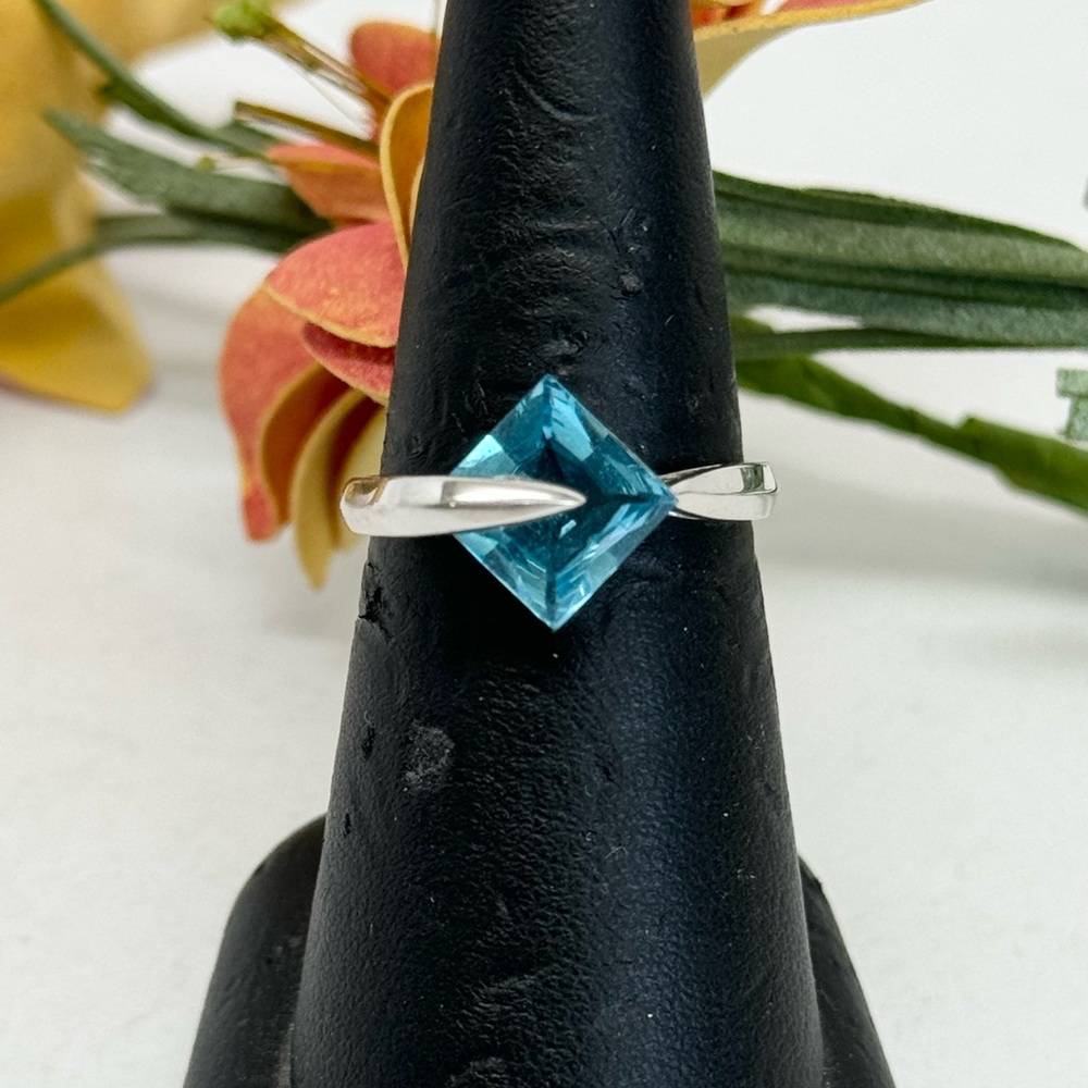 EFFY 14K White Gold Vintage signed BH Blue Topaz Ring Sz 7.25